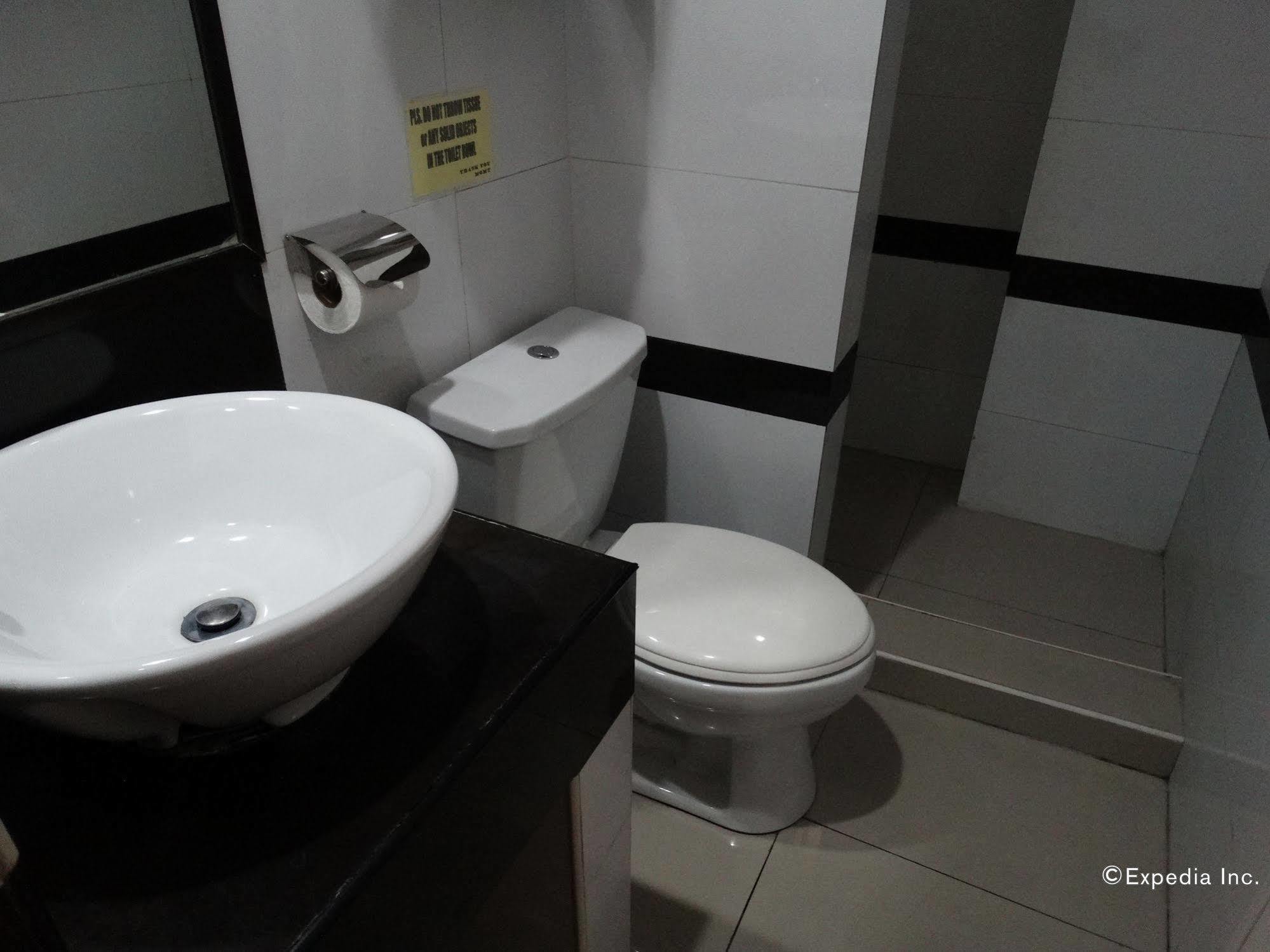 Silver Oaks Suites & Hotel Manila Ngoại thất bức ảnh