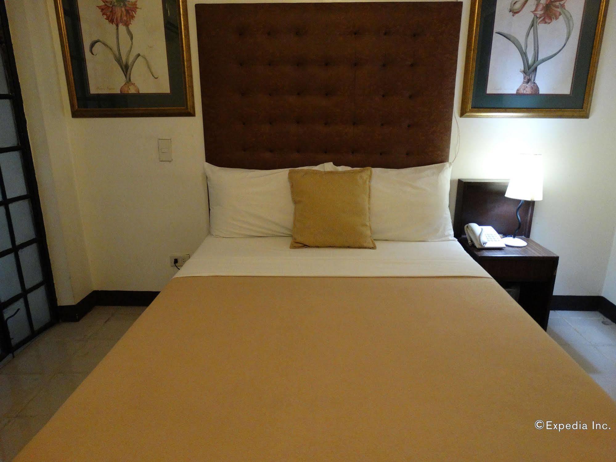 Silver Oaks Suites & Hotel Manila Ngoại thất bức ảnh